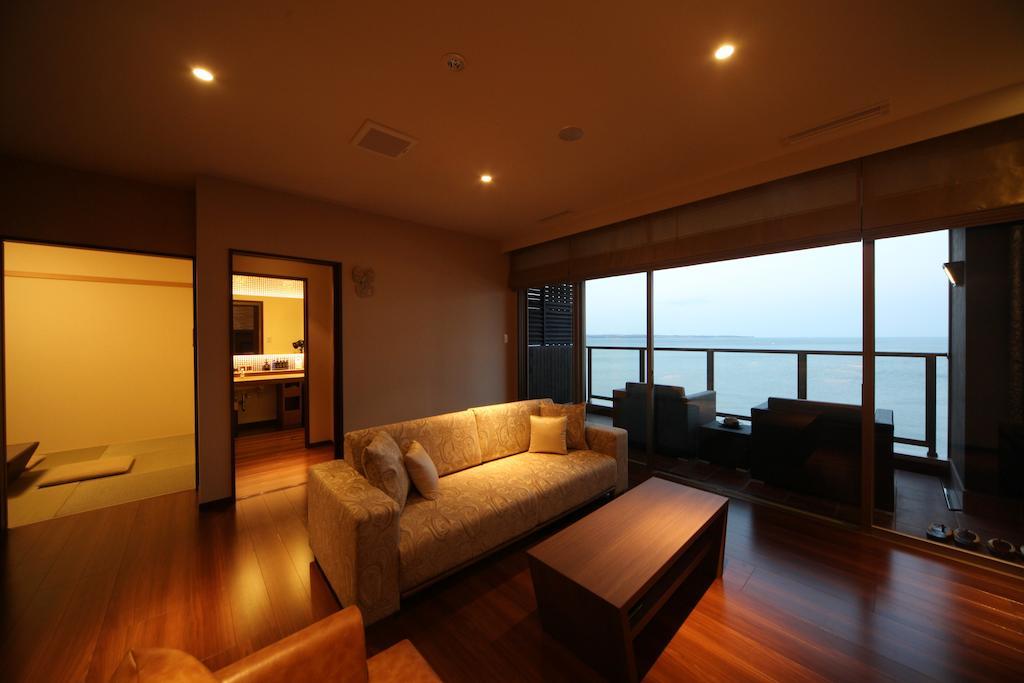 Amane Resort Seikai Beppu Szoba fotó A living room in a typical apartment