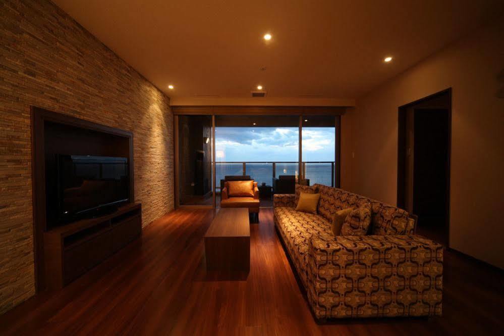 Amane Resort Seikai Beppu Kültér fotó A living room in a Japanese apartment