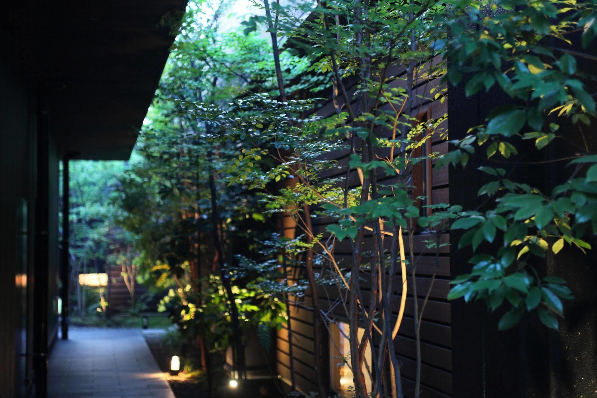 Amane Resort Seikai Beppu Kültér fotó A view of the narrow alleys of the old town