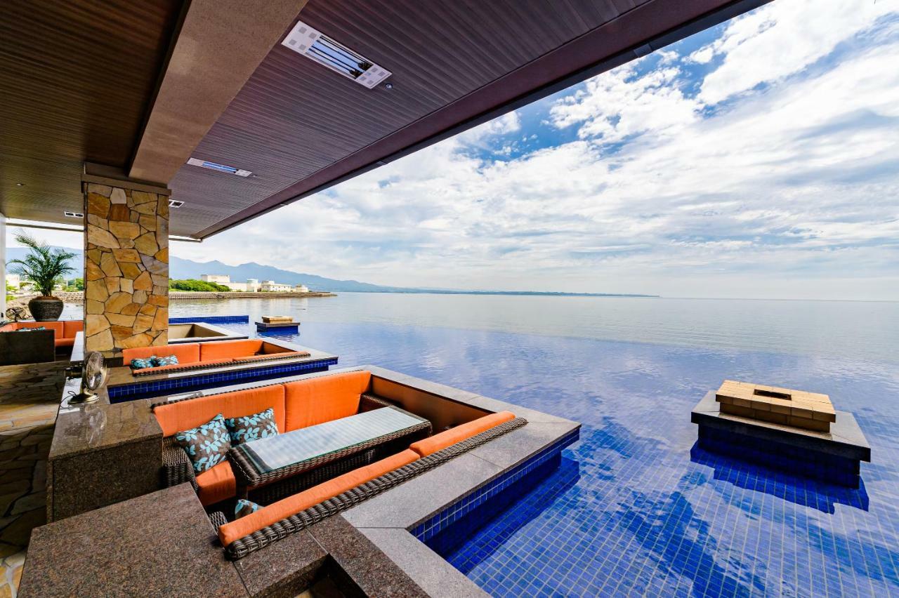 Amane Resort Seikai Beppu Kültér fotó Infinity pool at the hotel